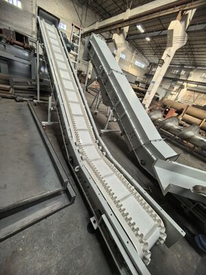 kupować Przenośnik taśmowy o dużym nachyleniu, szerokość 400 mm, długość 5 m, wydajność transportu 0,5 T/H online manufacture