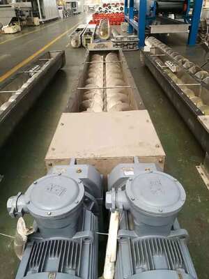 خرید 输送管红色碳钢螺旋输送机，转速10-60RPM，用于物料输送 online manufacture