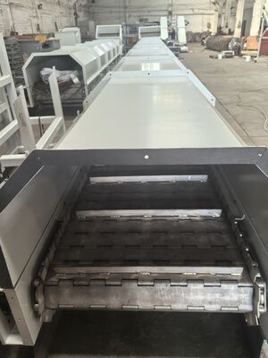 Industrial Use Chain Plate Conveyor With Large Conveying Capacity